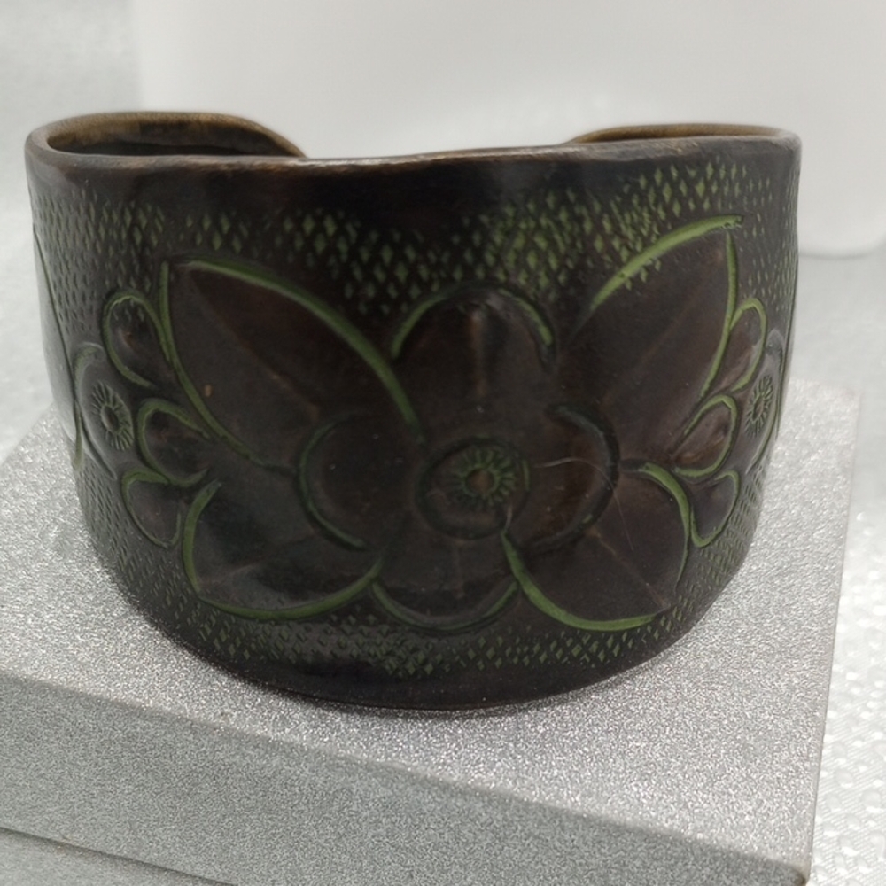 Bronze Floral Carved Cuff Bracelet B302